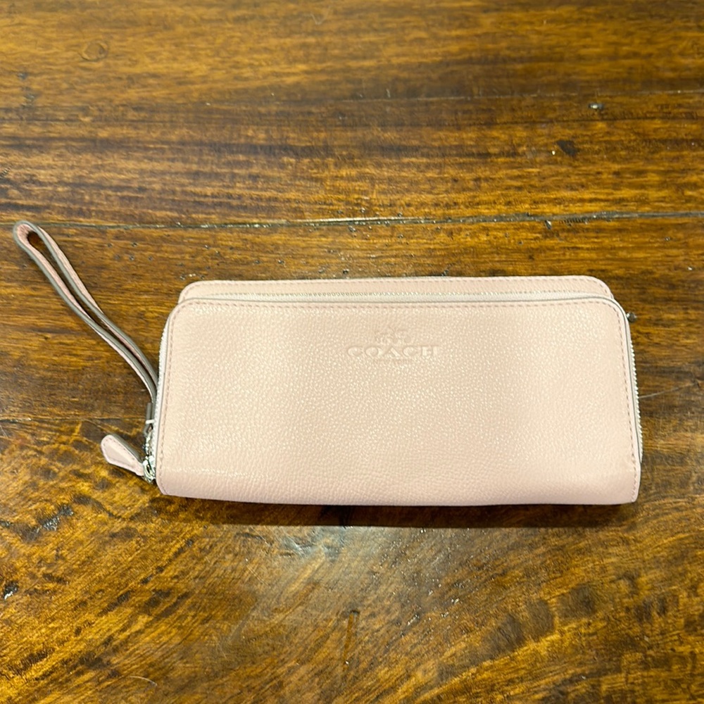 💖Coach Blush Wristlet